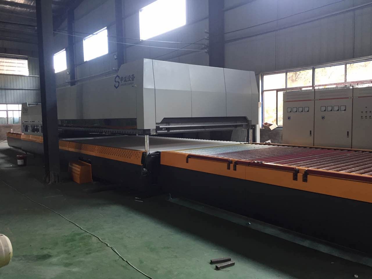 造成鋼化玻璃清洗不干凈的原因有哪些? 造成鋼化玻璃清洗不干凈的原因有哪些?